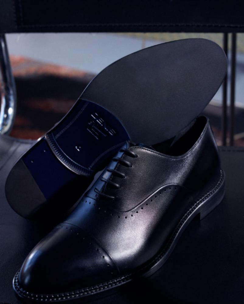 Pantofi de piele neagră
